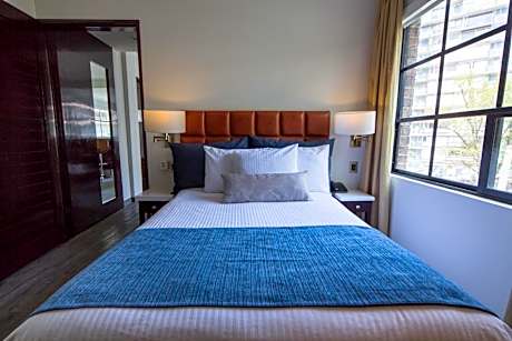 Executive Suite - Queen Size Bed