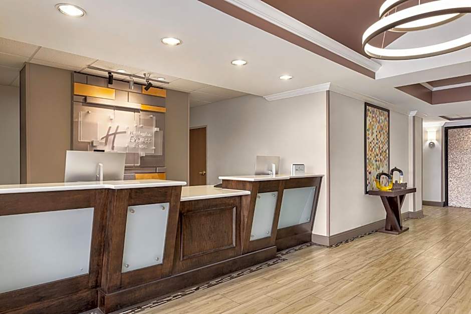 Holiday Inn Express & Suites Live Oak by IHG