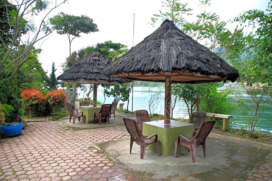 Pandu Lakeside Parapat Hotel