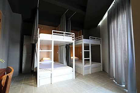 Entire 4-Bed Private Dormitory - Mixed
