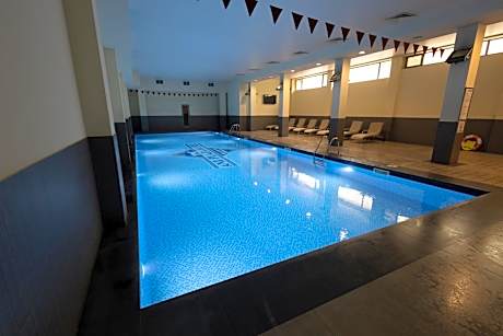 Ani Plaza Hotel