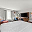 Hampton Inn & Suites Peru