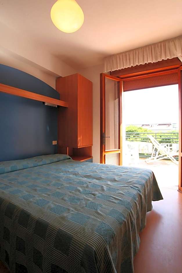 Hotel Midi
