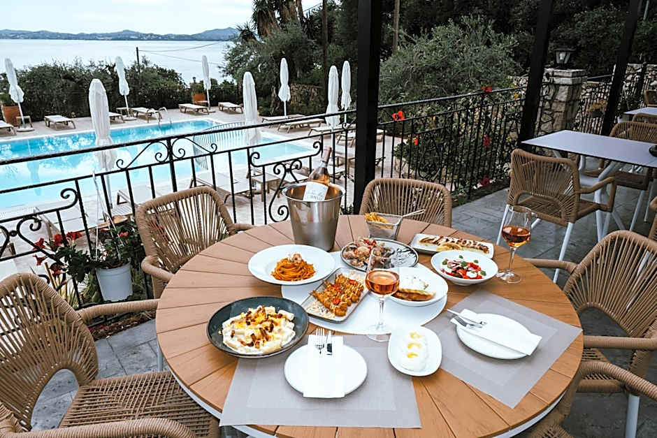 Crystal Blue Hotel, Barbati