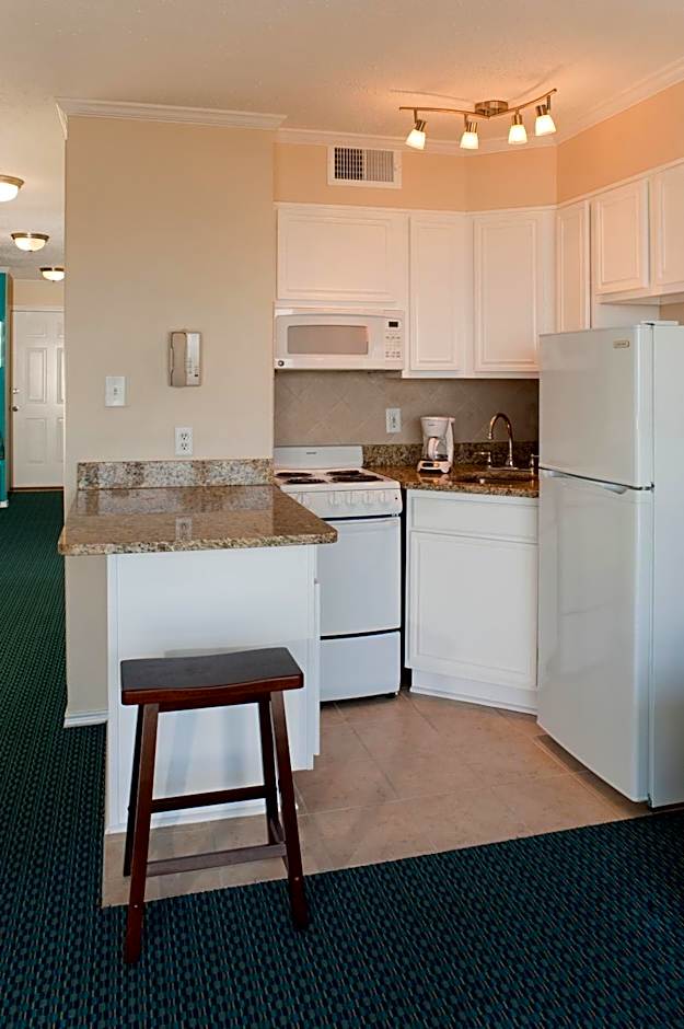 Casa Del Mar Beachfront Suites