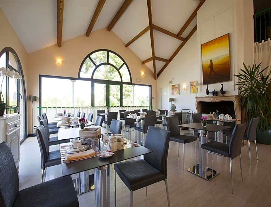 Golf Hotel Colvert - Room Service Disponible