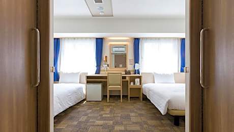 Accessible Twin Room - Non-Smoking