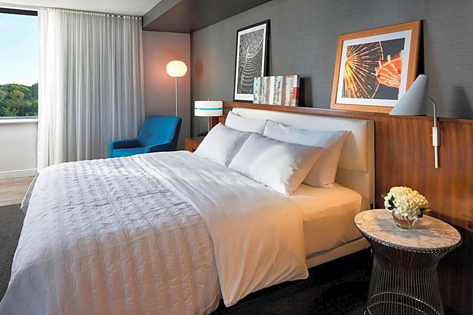 Le Meridien Chicago - Oakbrook Center