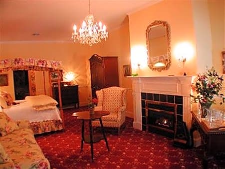 1896 House Country Inn & Motels