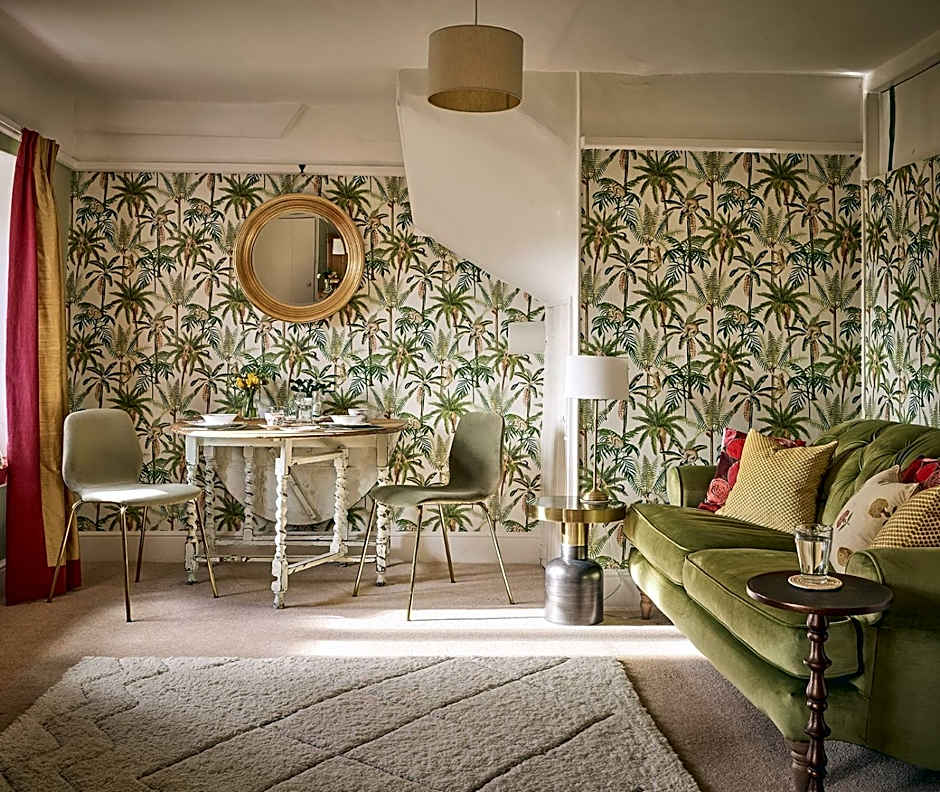 Cliff Farmhouse B&B Suites