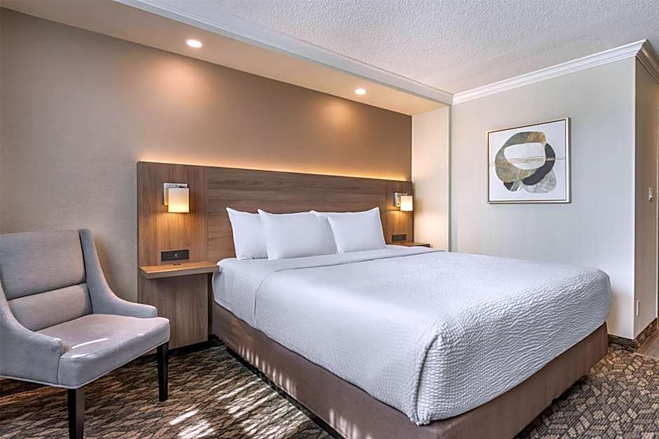 Best Western Plus Carlton Plaza Hotel