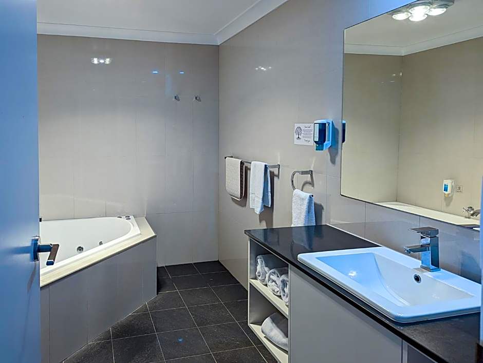 Arkana Motor Inn & Terrace Apartments