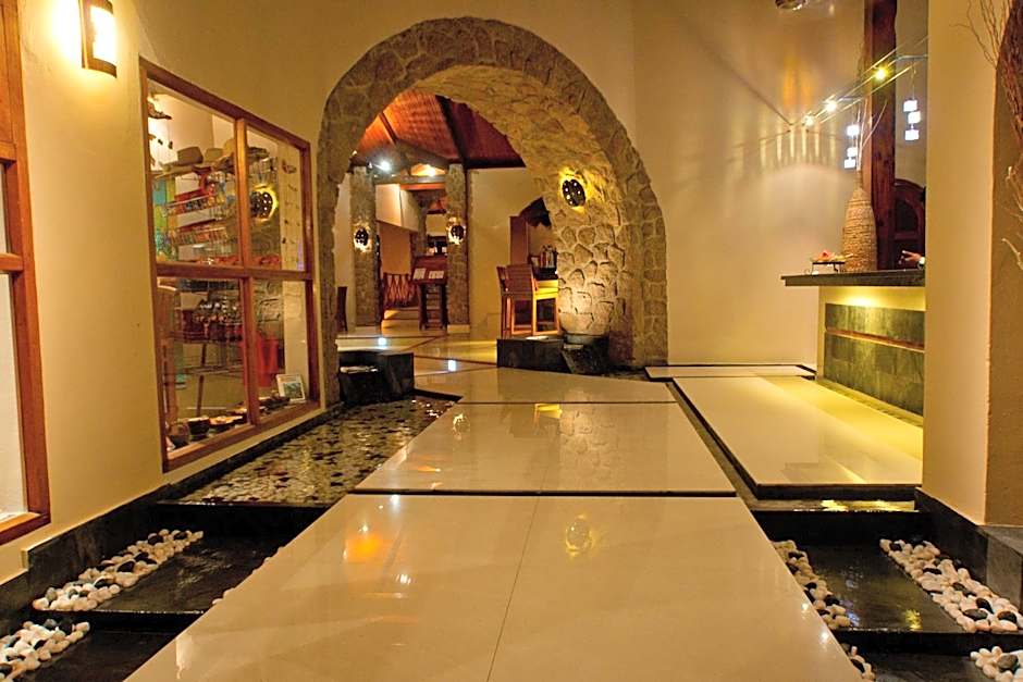 Coco de Mer and Black Parrot Suites