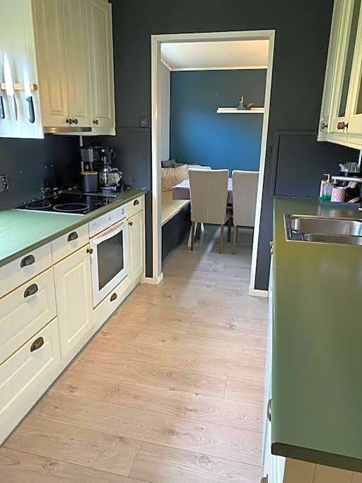 Landlig enebolig med utsikt