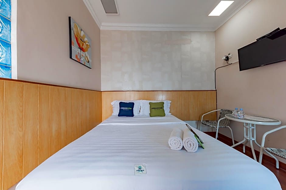 Urbanview Hotel Villa Surya Bandung