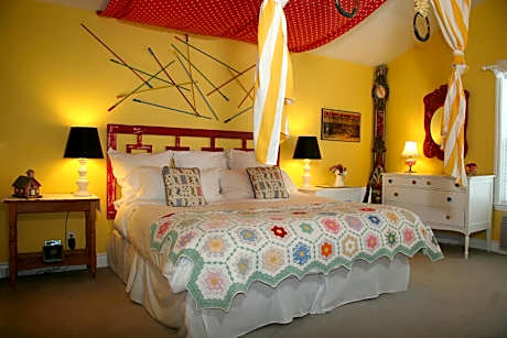 Deluxe King or Queen Room