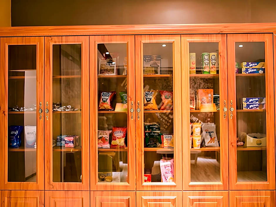 IU Hotel Baoding Yuhua East Road Passenger Center