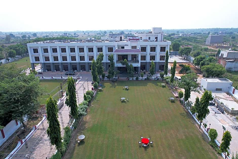 Geetanjali Hotel & Motel