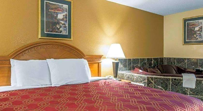 Econo Lodge Dalton West