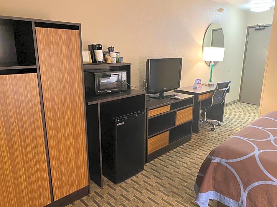 Super 8 by Wyndham Lynchburg VA