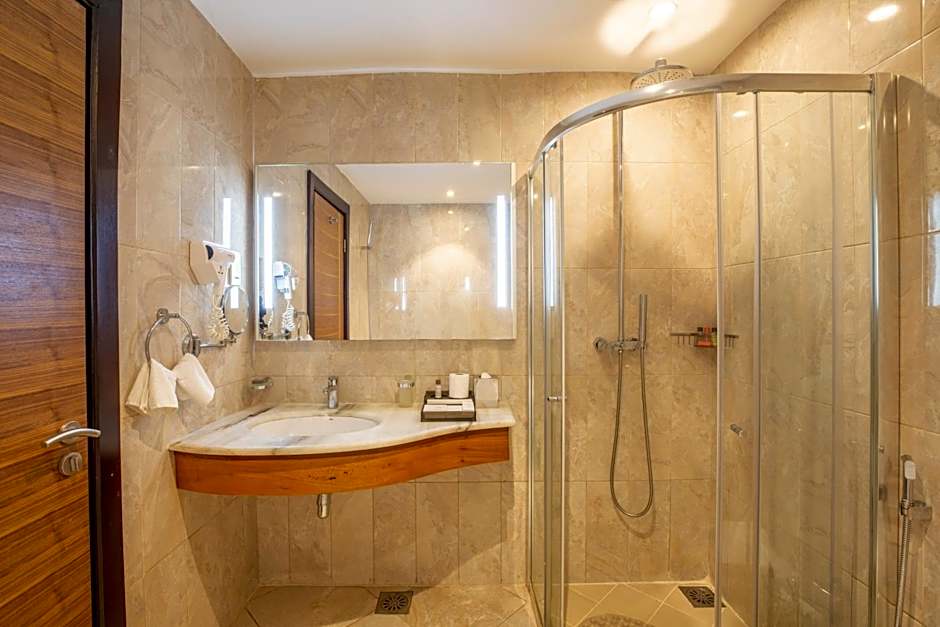 Golden Tulip Canaan Kampala