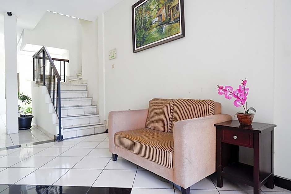 RedDoorz Jalan Sriwijaya near Polda Jateng