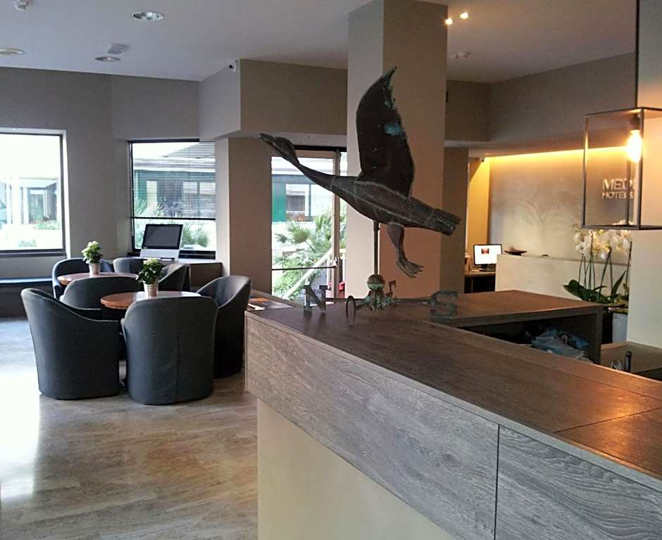 Mediterraneo Hotel & Suites