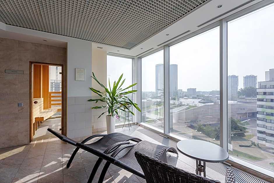 Riga Islande Hotel with FREE Parking