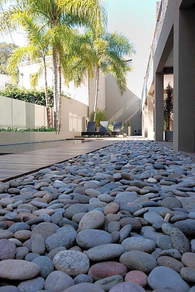 San Isidro Plaza Hotel