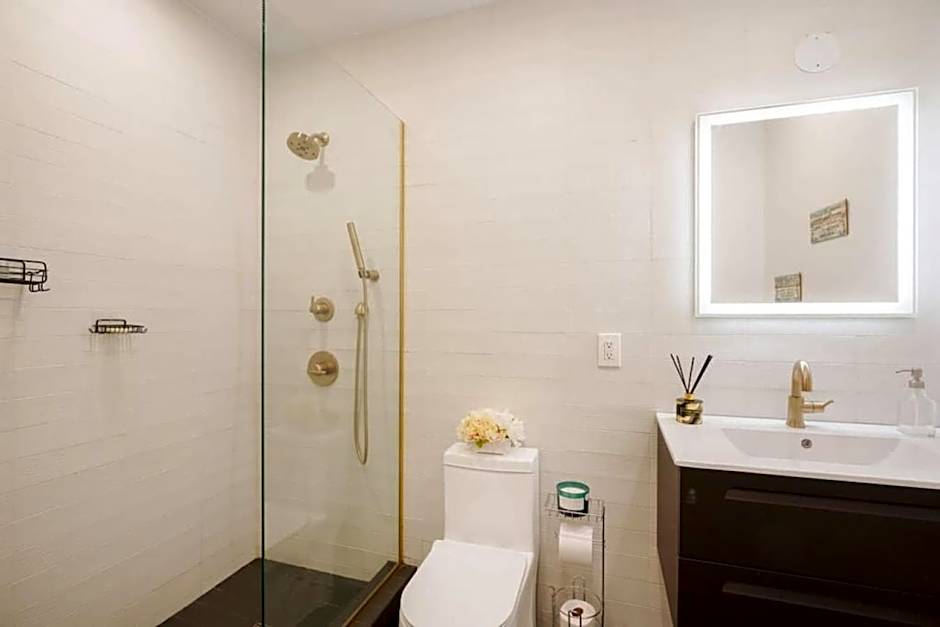 Luxury 2BR Duplex 5min to Central Park