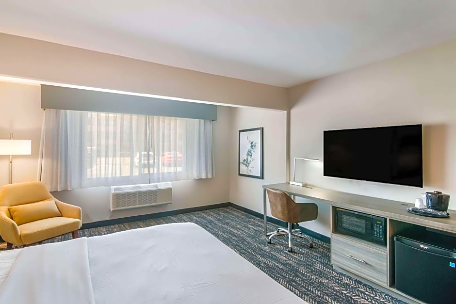 Hourglass Hotel, Ascend Hotel Collection