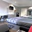 Island Suites Hobby Airport