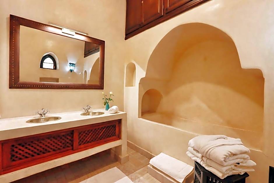 Riad ABBASSIA Marrakech Première - Authentic Medina Experience