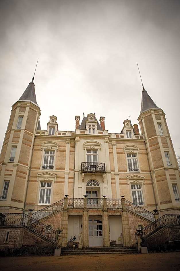 Chateau De La Moriniere