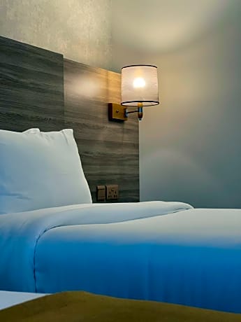 Studio With Kitchenette