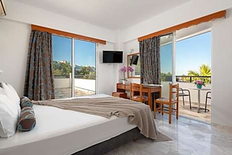 Vlycha Beach Apartments