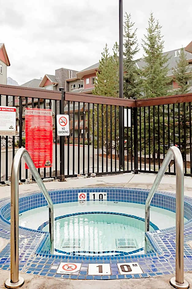 Wolf Mountain Escape