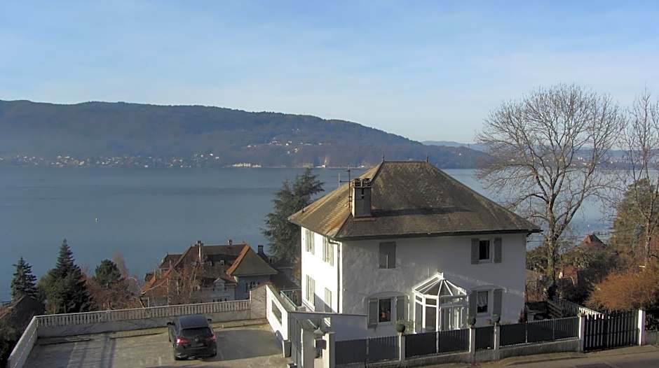 Villa le Lac - Cottage au bord du Lac d' Annecy - chambres -