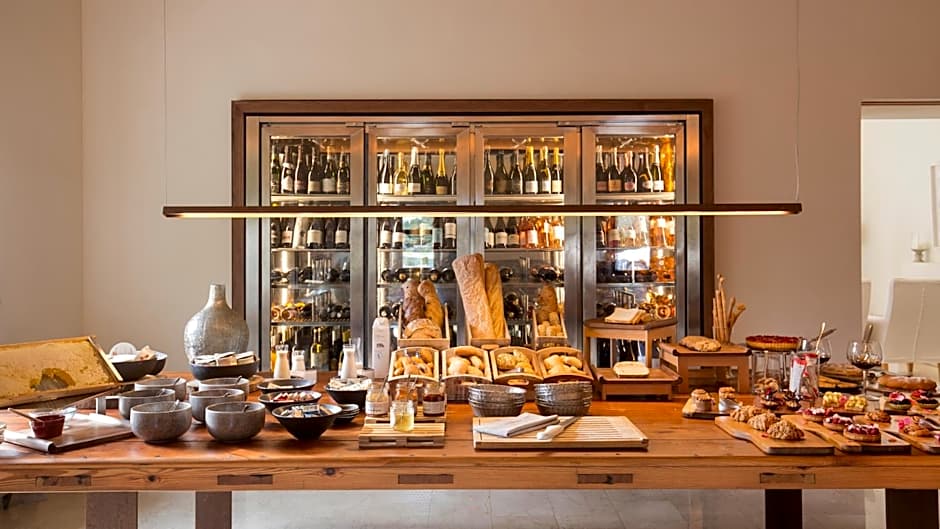 Can Simoneta - Adults Only