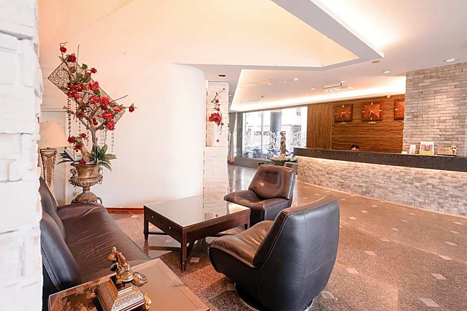 Waugh Den Business Hotel