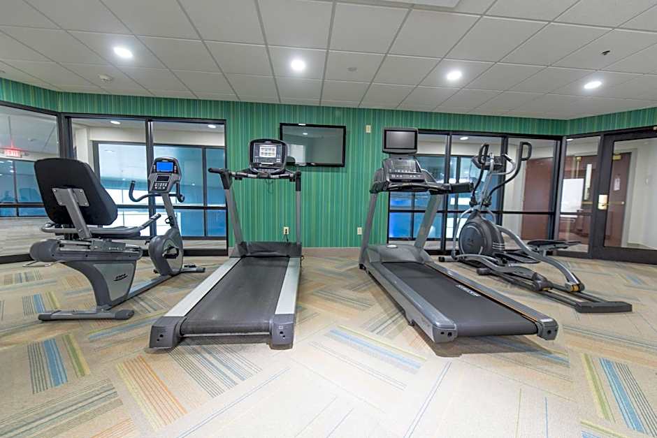 Holiday Inn Express Hotel & Suites North East - Erie I-90 Exit 41 By IHG