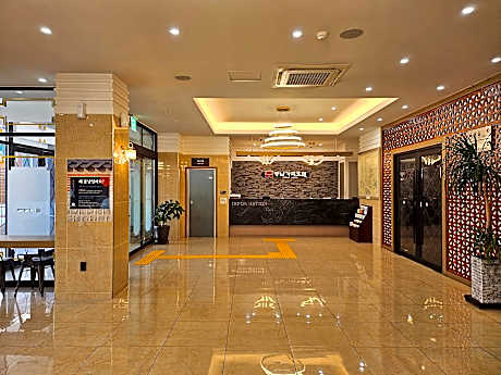 Pungnam Tourist Hotel