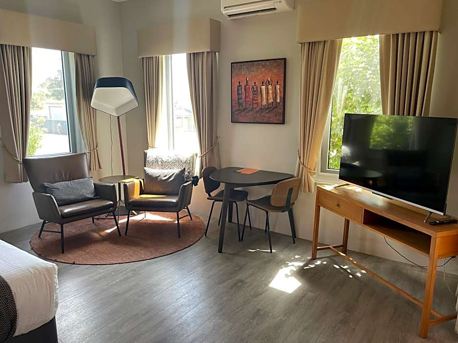 Photo 1 of 50 of Vintages Accommodation