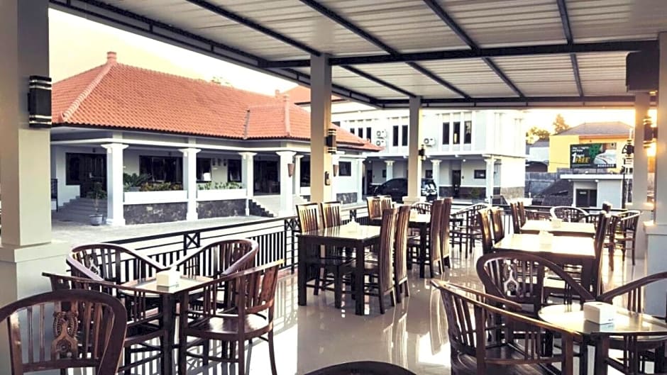 Avila Ketapan Rame Hotel