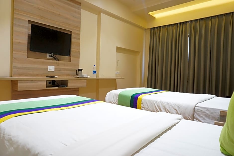 Treebo Trend Classic Grande, Camp