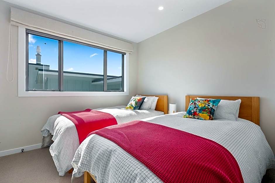 Aston Road Villa Bed & Breakfast