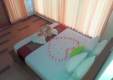 Deluxe Double Room with Garden View