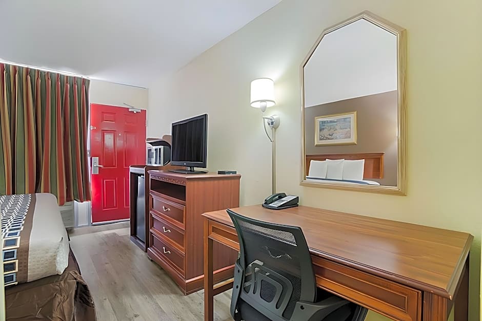 Americas Best Value Inn Tulsa at I-44