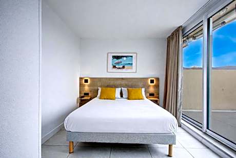 Comfort Family Suite with Rooftop Terrace and Air Conditioning - Mountain View