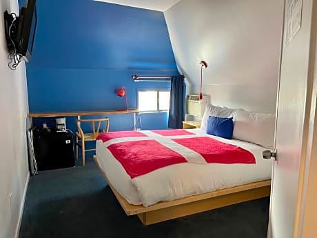 Budget Queen Room
